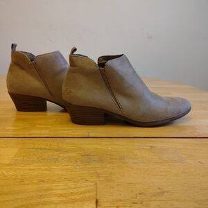 American Eagle Outfitters Taupe Ankle Boots
